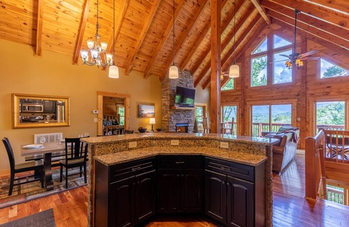 Sugar Mountain Cabin | One Day More - Stunning Sugar Mountain Cabin with VIEWS, hot tub, and Ping Pong!