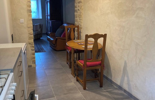 Vindefontaine Apartment | One double bedroom gite for 2 people in modern conversion. Very well equipped