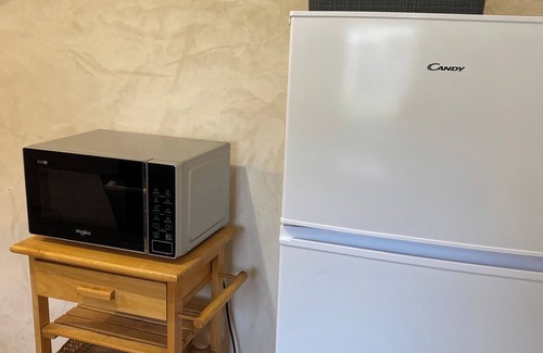 Vindefontaine Apartment | One double bedroom gite for 2 people in modern conversion. Very well equipped