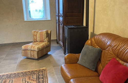 Vindefontaine Apartment | One double bedroom gite for 2 people in modern conversion. Very well equipped