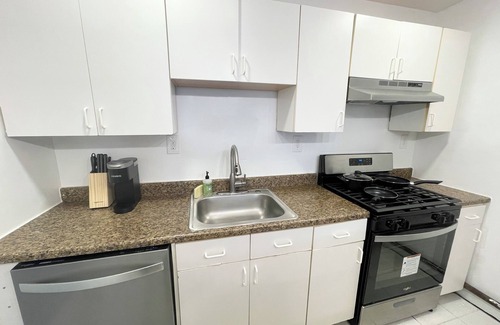 Harsimus Cove Apartment | One Hamilton Essentials - 3 Bed 2 Bath First Floor Apt Mins to NYC
