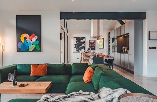 Montriond Ski Chalet | One of a kind modern chalet, hidden cinema room! perfect for summer or winter