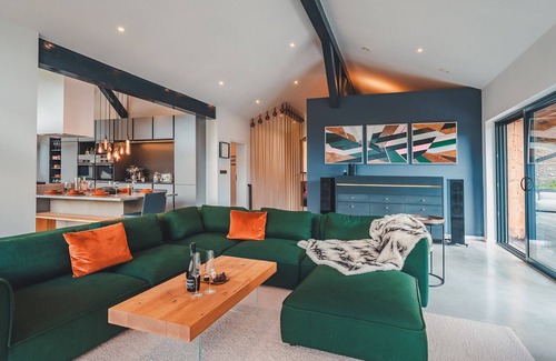 Montriond Ski Chalet | One of a kind modern chalet, hidden cinema room! perfect for summer or winter