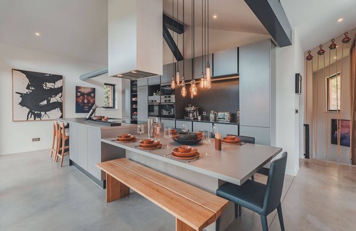 Montriond Ski Chalet | One of a kind modern chalet, hidden cinema room! perfect for summer or winter