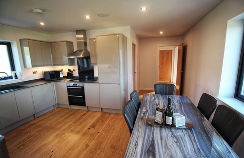 Glen Kyles House | ONE SEA, pet friendly, country holiday cottage in Leverburgh