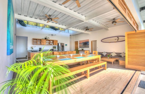 El Sunzal House | OneWaveSurfHouse Playa Sunzal - Brand New Ocean Villa!
