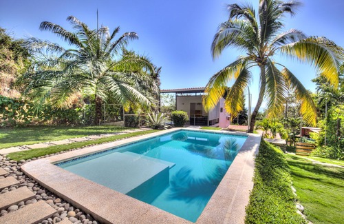 El Sunzal House | OneWaveSurfHouse Playa Sunzal - Brand New Ocean Villa!