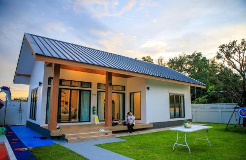 San Kamphaeng Villa | ongsa house chiang mai pool villa