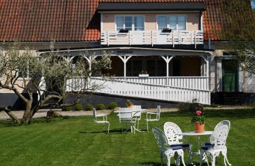 Tomelilla House | Onkel Enkels Pensionat