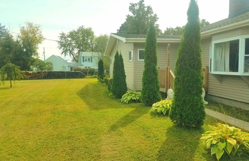 Stillwater House | Only 22 min from Saratoga Race Track, 10-20 min from major golf courses!