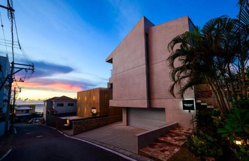 Nakadomari Villa | onna resort nakadomari ビーチまで車で4分 最大12名OK 中庭付き貸切ヴィラでくつろぐ恩納村ステイ