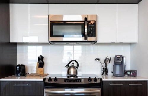 Reston Apartment | Onsite Parking & Library | Reston Town Center | nr DC