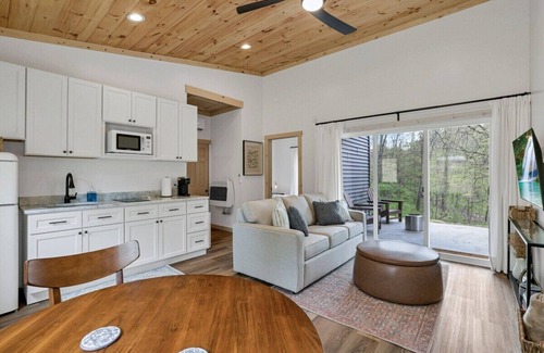 Rockbridge Apartment | Onyx - Near Hocking Hills