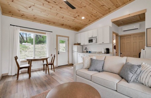 Rockbridge Apartment | Onyx - Near Hocking Hills