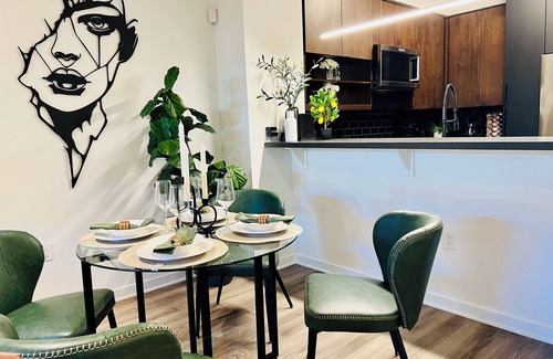 Mid City Apartment | Open BR by Beverly Hills & WeHo w/Pool & Parking