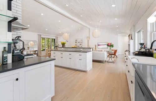 Clearwater Beach House | Open Breezy Bungalow with Beach Access By Summer