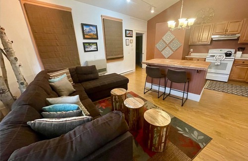 Westcliffe Hotel | Open concept kitchen/living & dog friendly
