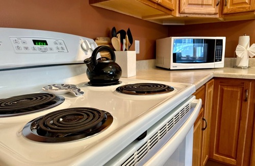 Westcliffe Hotel | Open concept kitchen/living & dog friendly