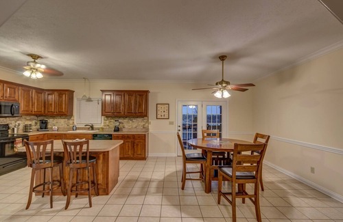 Masterson Station House | Open & Spacious Townhouse close to KY Horse Park/Keeneland/Downtown