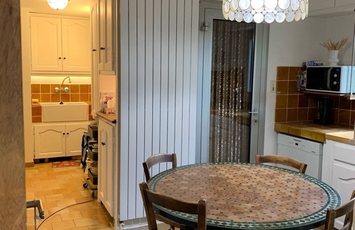 Ampus Villa | Open window on Provence