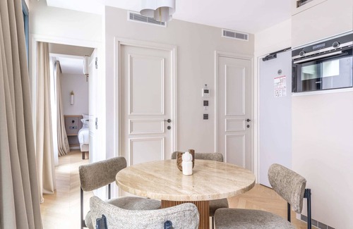 Chaussee-d'Antin Apartment | Opera - 2 Bdr/2 living rooms connecting apart.