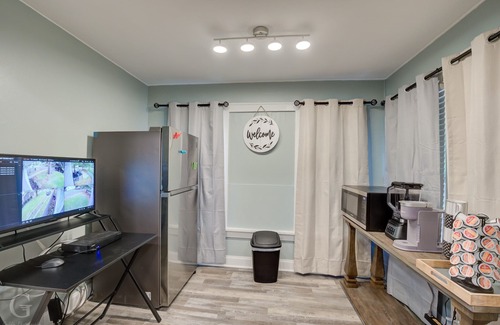 Broadmoor House | Operation Relaxation located near Centenary College and Querbes Golf/Tennis.