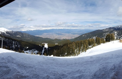 Kvartal Noviya Grad Apartment | Opersite Morris Bar, near Gondola