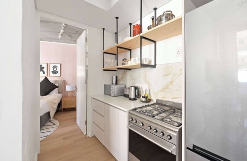Three Anchor Bay Apartment | Optimum One Bedroom Apartments