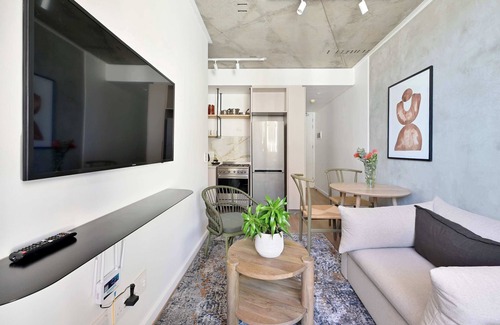 Three Anchor Bay Apartment | Optimum One Bedroom Apartments