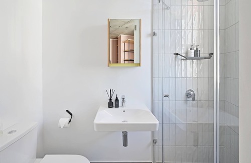Three Anchor Bay Apartment | Optimum One Bedroom Apartments