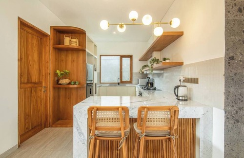 Pecatu Villa | Opulent 6 BR in with Ocean View, 5 mins to Savaya