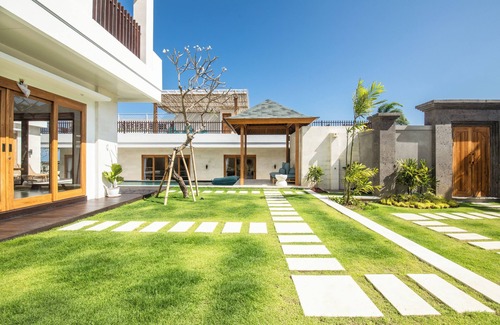 Pecatu Villa | Opulent 6 BR in with Ocean View, 5 mins to Savaya
