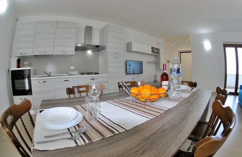 Rodi Garganico Apartment | Orange apartment
