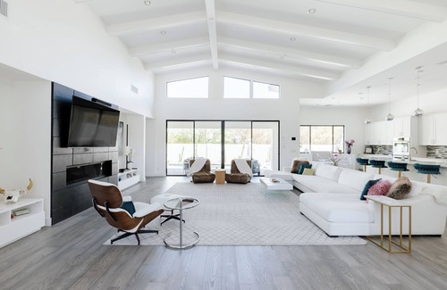 Camelback Park Estates House | Orange Blossom by LuxeKey | Modern Luxury Home in Old Town w/Free Pool Heat