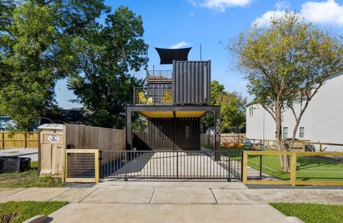 Greater East End Apartment | Orange Container @EADO Juice Box