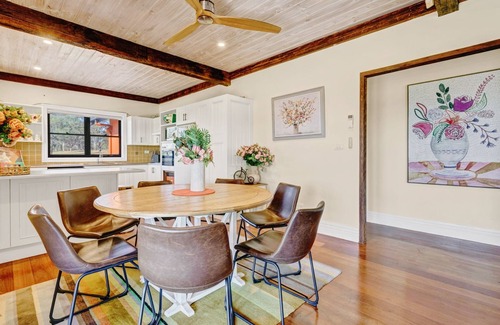 Lovedale Cottage | Orange Cottage in Lovedale