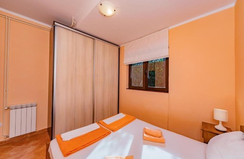 Dobrota Apartment | Orange Dream Apartment