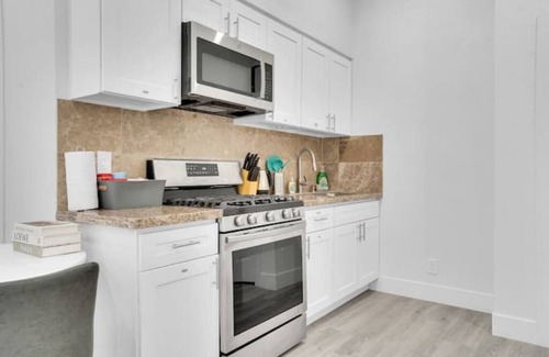 Ontario Apartment | Orange Is The New Black Studio - BRAND NEW !