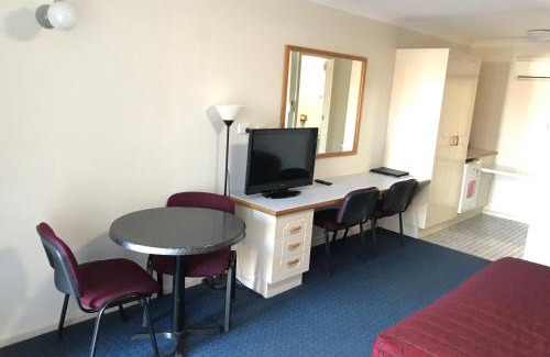 Orange East Hotel | Orange Motor Lodge
