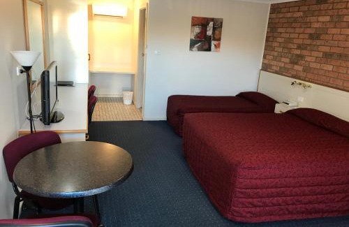Orange East Hotel | Orange Motor Lodge