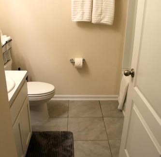 OakLeaf Plantation Apartment | Orange Park Townhome Vacation Rental with Patio!