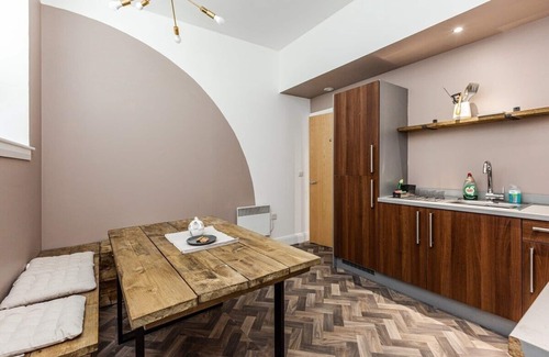 St George's Quarter Condo | Orange Rentals | Beautiful 2 bedroom apartment | City Centre | Sleeps 6