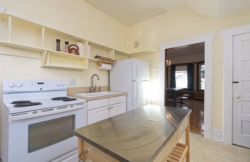 Riverfront Apartment | Orange Street Apartments - Lower