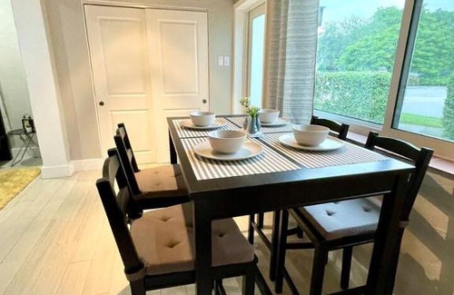 Coral Way Apartment | Orange You Glad you came