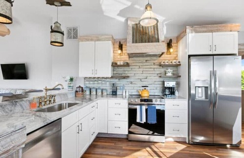 Saluda House | Orchard Hill Vintage Cottage