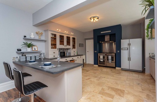 Lytham St. Anne's Cottage | ORCHARD LODGE, pet friendly, with hot tub in Lytham St. Annes