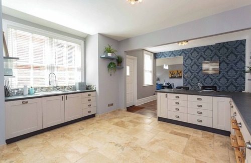 Lytham St. Anne's Cottage | ORCHARD LODGE, pet friendly, with hot tub in Lytham St. Annes