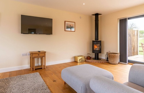 Upton Snodsbury Cottage | Orchard View - sleeps 4 guests in 2 bedrooms