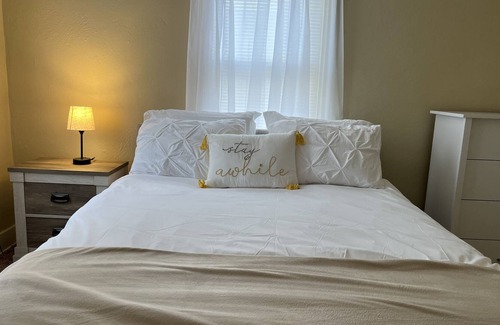 Macomb Apartment | Orchid nice one bedroom apartment.