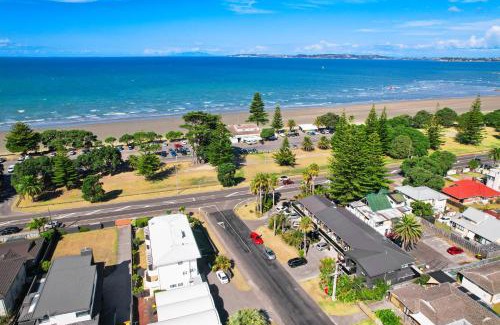Orewa Hotel | Orewa Beachcomber